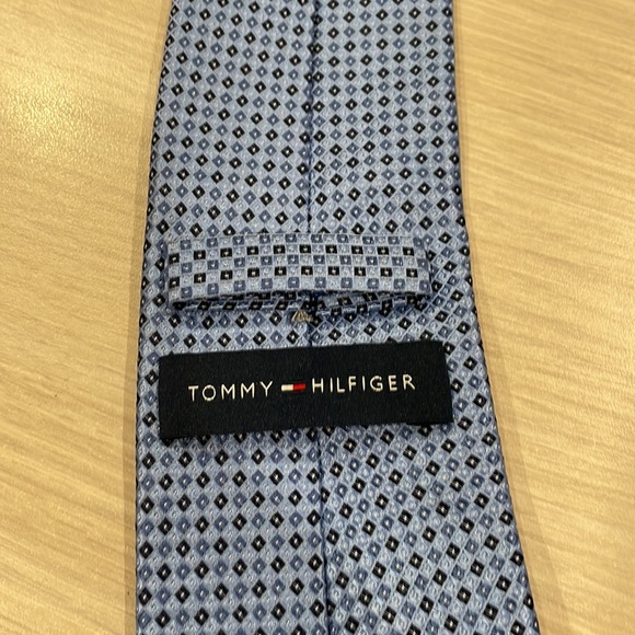 Tommy Hilfiger blue patterned tie - Picture 2 of 3